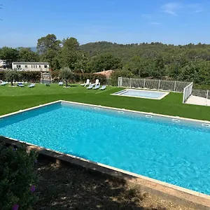 Camping Joli Mobil-home De Vacances, Ideal Pour Les Familles, Rocbaron